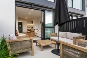 Wanaka Riverside Townhouse Retreat, Albert Town